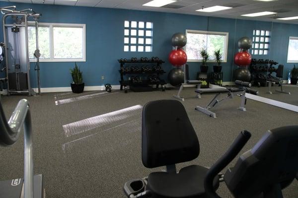 This is a picture of the thehealthyweighout.com exercise studio. It's warm and inviting and directed towards one on one training