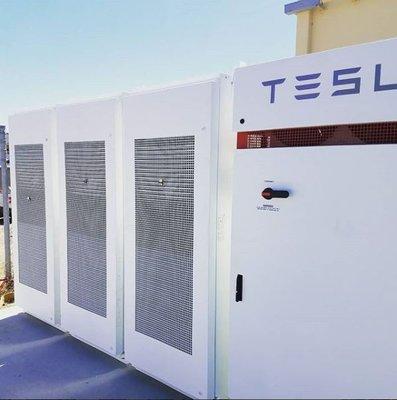 Tesla Power Pack installation