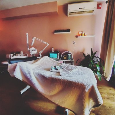 Facials, waxing, brows - we do it all at GSC