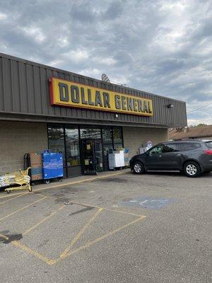 Dollar General's parking lot outside the store