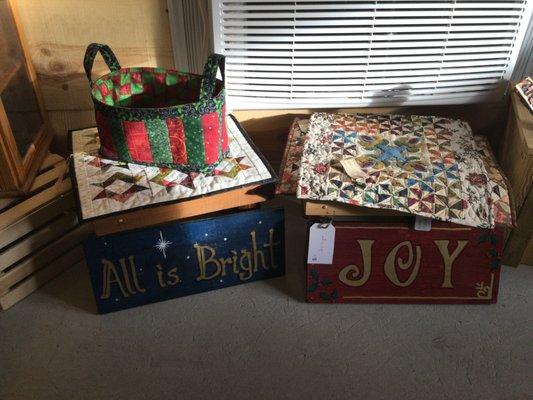 Quilted placemats, baskets and Christmas Signs