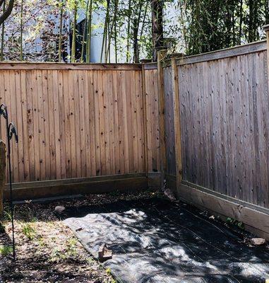 Contrast - Plaza Fence practically new (left) - neighbor fence grayed (right) - Plaza Fence = thoughtful installation - posts match panels