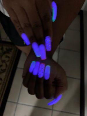 Glow in the dark nails