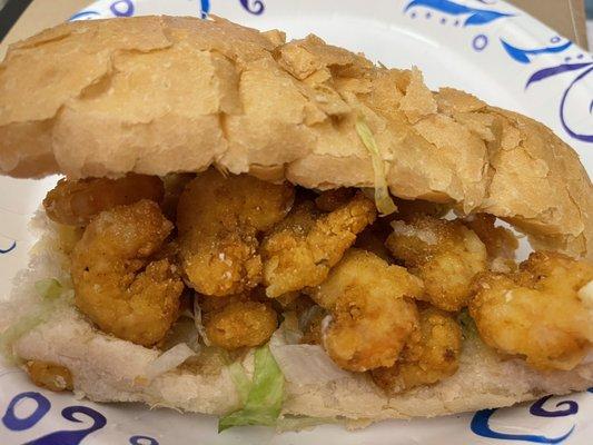 Fried shrimp sandwich (1/2 of an 11 in.)