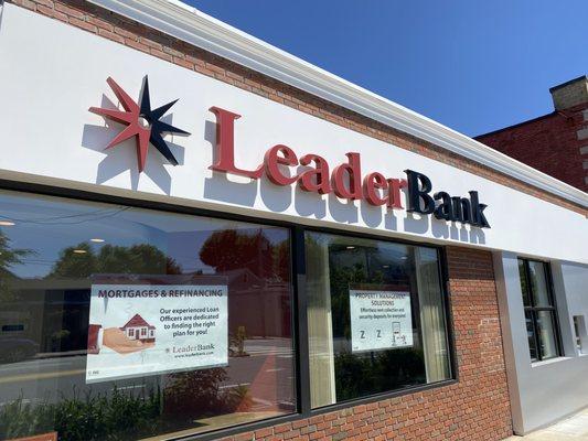 Leader Bank - East Arlington