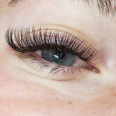 Volume lashes