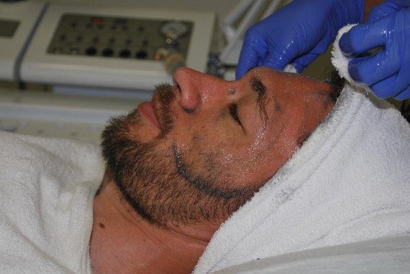 Men Facial -4