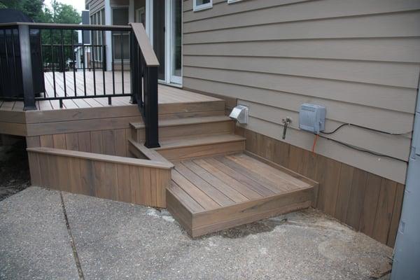 That will be a flower box, also this shows an area that used to be covered with cheesy lattice and is now covered with deck material.