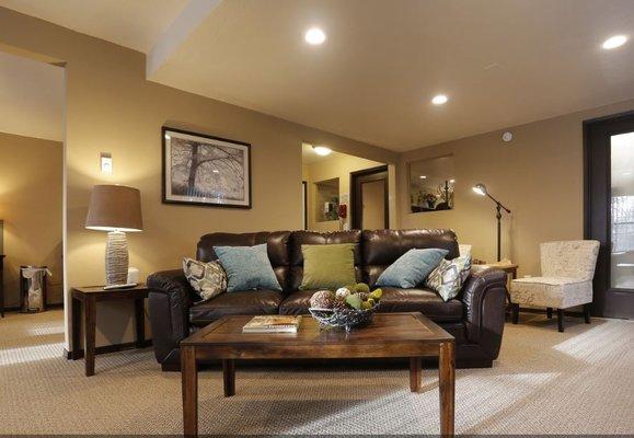 Clubhouse with free Wi-fi, flat screen tv, business center, coffee, tea and cozy fireplace.