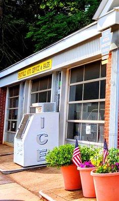 Gradyville Auto & Sunoco Station