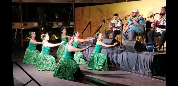 Performance at Ward Center with Nā Hoku Hanohano Award winner Josh Tatofi