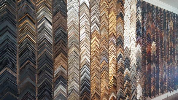 Hundreds of moldings to choose from.