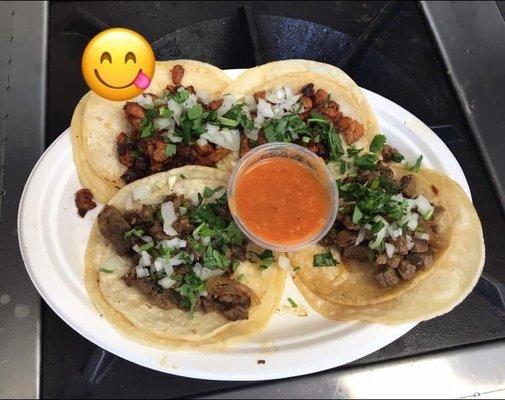 Deliciosos tacos de pastor y asada carne fresca como todos sus ingredientes la salsa muy fresca y sabrosa muy recomendable comer ahí