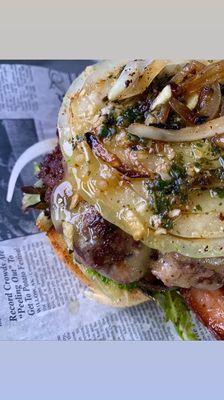 Grill onions burger (Pariguayo)