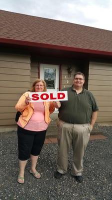 Dave and Kelly wanted a home in the scenic Columbia Gorge, but had a tight budget. We found a home in N...