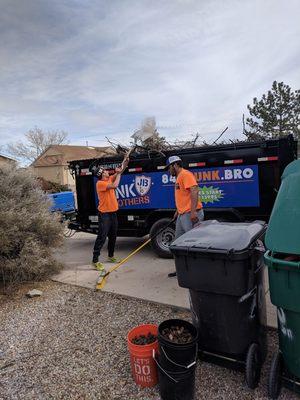 Junk removal in Rio Rancho today