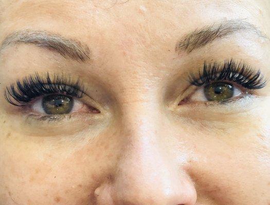 Volume lash fill.