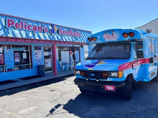 Call 904-352-1200 to book the Pelican's Snobus for your event!