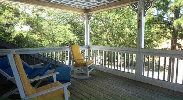 Upstairs screen in porch