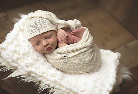 8 Lims Photography - Newborn Session - Kissy Lips