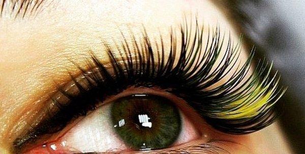 Yellow lashes on corners