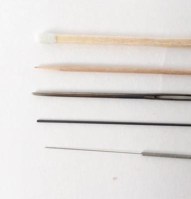 Acupuncture uses thin hair like needles. You can see it compared to a matchstick, toothpick, sewing needle, and pencil lead.