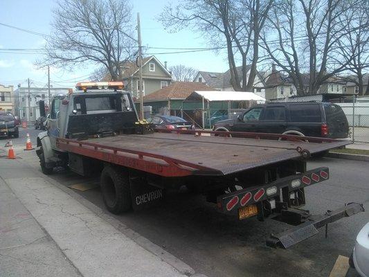 Let our tow truck pick up your junk car!!!