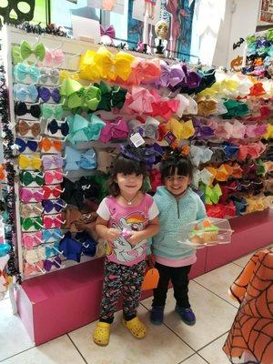 Bargain Bows Hair bows and headbands. 100's of Colors and styles.