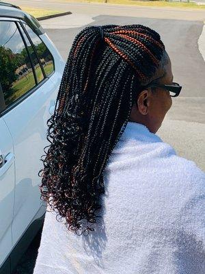 Box braid professional wort neat and fast .only 3 hours