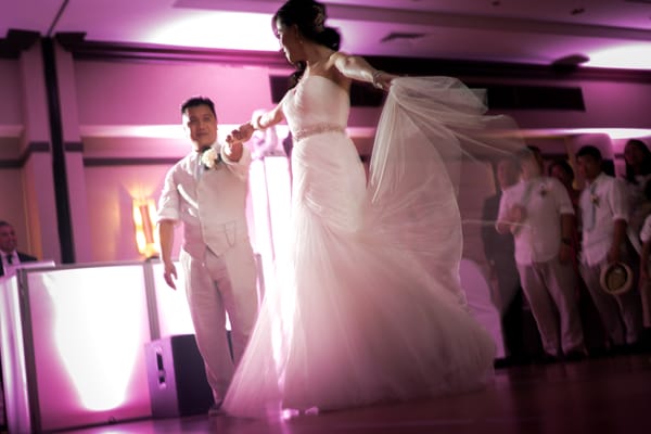 Our first dance Photo by Tony Yang http://www.iwannamarry.com/