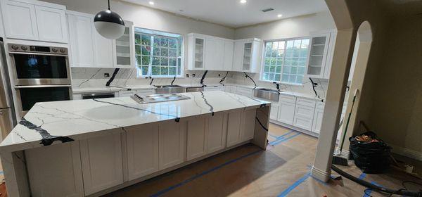 Quartz kitchen countertop