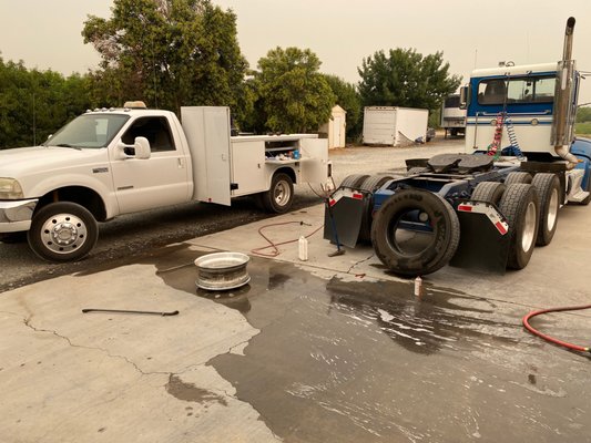 Mobile Semi Truck and Trailer Repair