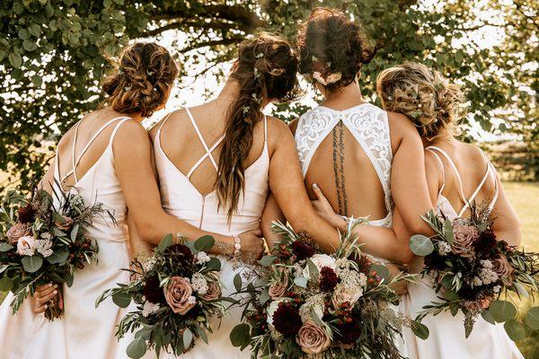 Bride & Bridesmaids on Wedding Day