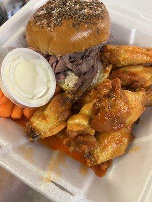 Wings and beef in weck