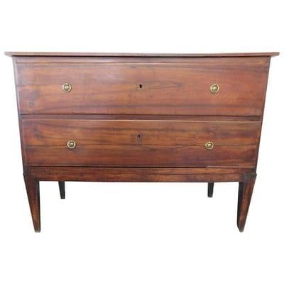 18th century Italian commode in walnut: Sienna Italy, circa 1975. https://www.1stdibs.com/dealers/area/