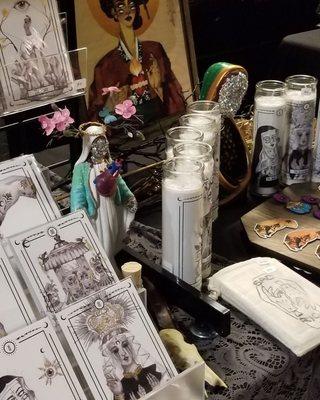 Some great candles, cards and statues at the Mourning Market!