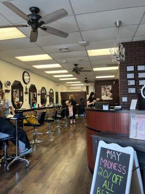 Blonde D's Hair Shop