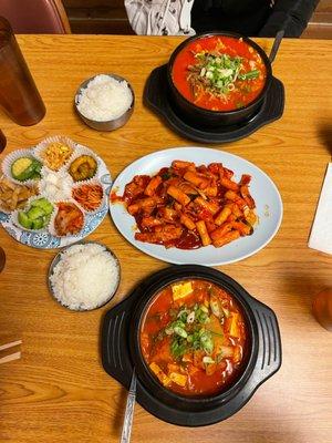 kimchi jigae, tteokbokki