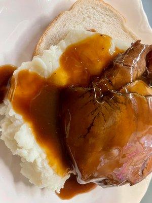 Hot Roast Beef with Mashed Potatoes and Gravy