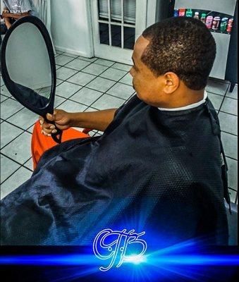 Book your next appointment at:
Champthabarber.com