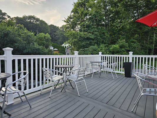 Outdoor deck