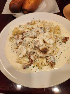 Tortellini Alfredo with chicken