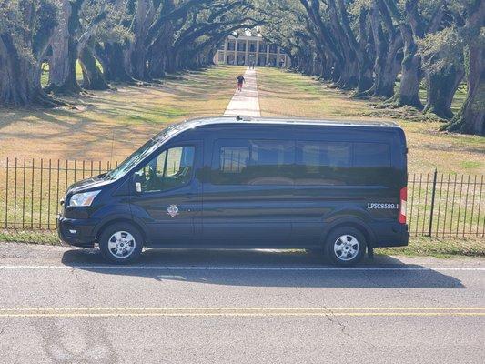 K's Van in front of Oak Alley Plantation