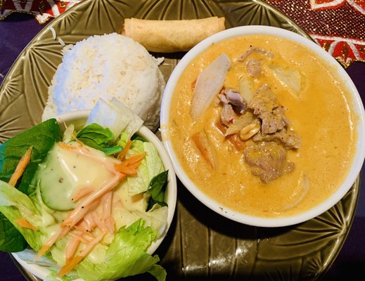 Lunch special: Masaman beef curry