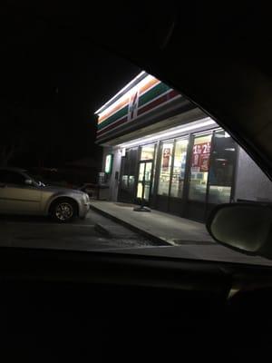 This 7-11 is right off the 101 freeway and has a gas station and clean store