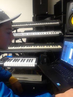 Awesome one on one music production class with young aspiring music producer!