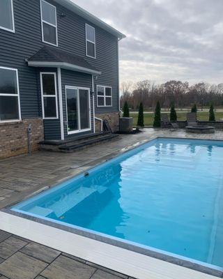 Fiberglass pool with autocover