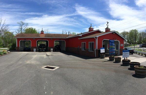 Panorama of Newburgh car wash Bubble Barn