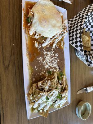 Chilaquiles divorciados bomb