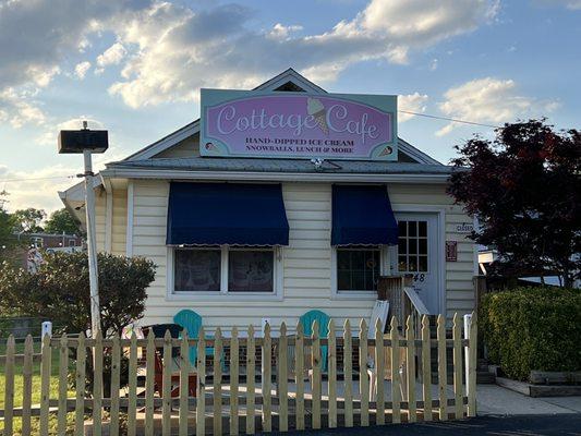 Hershey's Hand Dipped Ice Cream, Milkshakes, Snowballs, and More